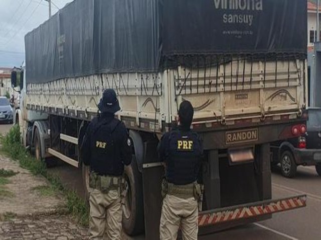 PRF recupera em Picos carreta furtada em Minas Gerais