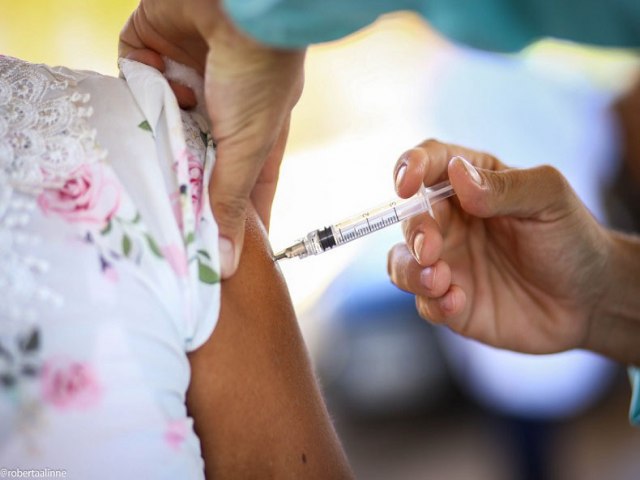Piauí já aplicou mais de 215 mil doses da vacina bivalente contra a covid-19