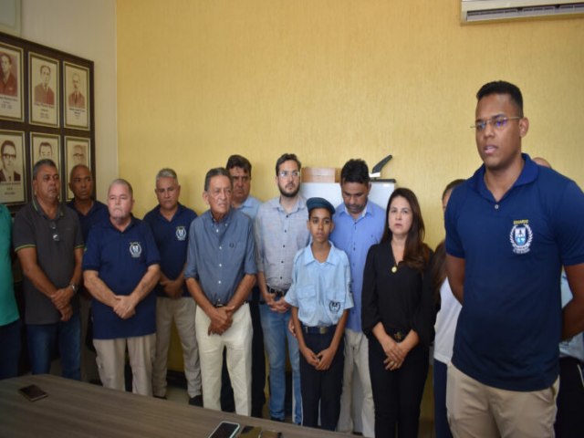 Prefeito Gil Paraibano anuncia que manterá em funcionamento a Escola Cívico-Militar de Picos