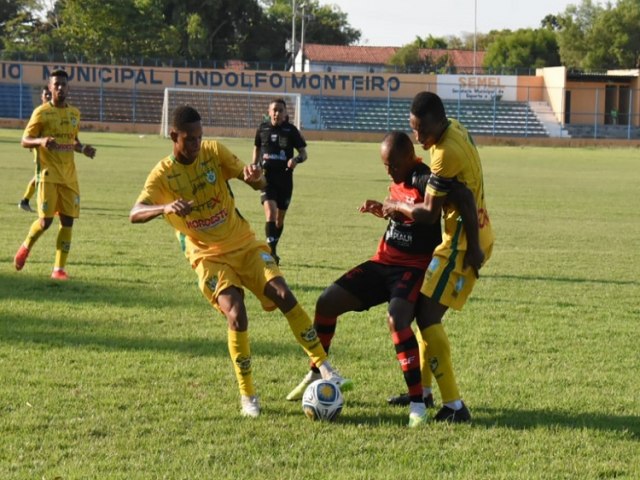 Empate com o Flamengo manteve Picos na liderança da Série B Piauiense