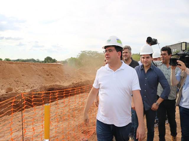 Rafael Fonteles visita obra de drenagem pluvial no bairro Ipueiras e destaca pavimentação da PI-238