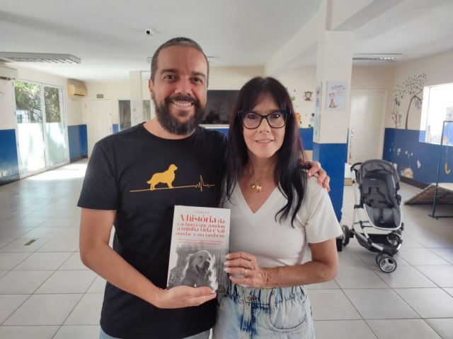 A jornalista Ana Bittar prestigiou o lanamento do livro de Leandro Sosi