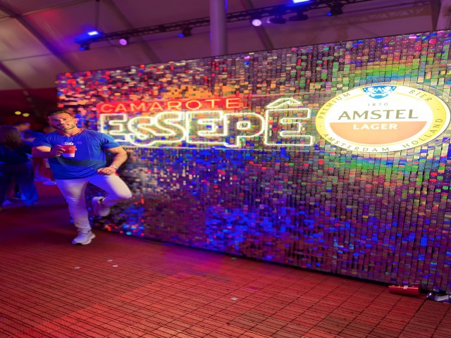 Camarote Essep Amstel, rene milhares para curtir o carnaval no Sambdromo do Anhembi