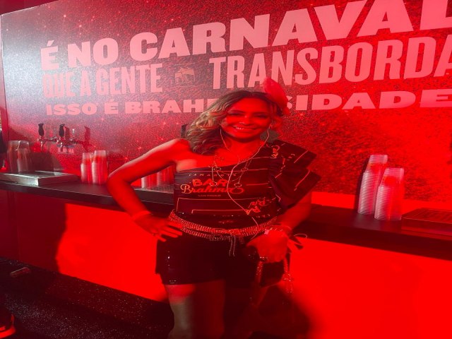 CBB (Camarote Bar Brahma), no Anhembi rene cerca de 7 mil pessoas por dia para assistir ao desfile das escolas de Samba do grupo especial, revela a RP do evento Fattima Amaral 