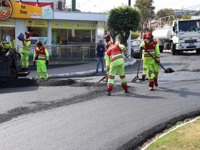 Prefeitura de Marlia cumpre compromisso com novo asfalto, melhoria na segurana no trnsito e assegura o bem-estar da populao do Aquarius