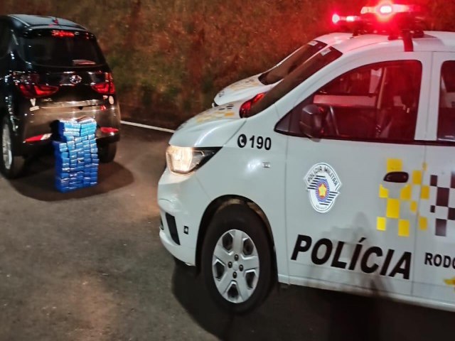 Policia Rodoviria apreende maconha com motorista em Santa Cruz do Rio Pardo - SP