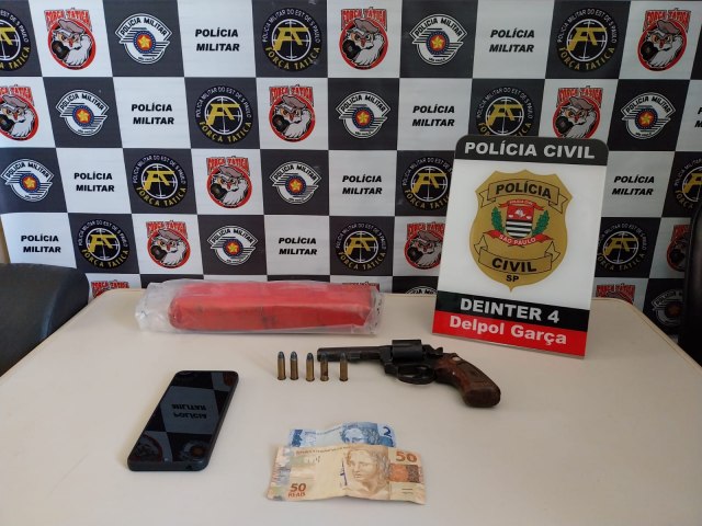 Policia prende homem com arma de fogo e droga em Gara - SP