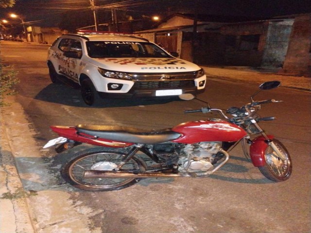 Policia Militar recupera moto que havia sido roubada em Birigui - SP