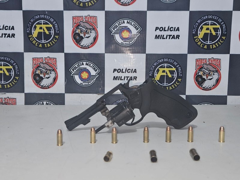 Polcia Militar prende homem por porte ilegal de arma de fogo e apreende revlver municiado em Marlia