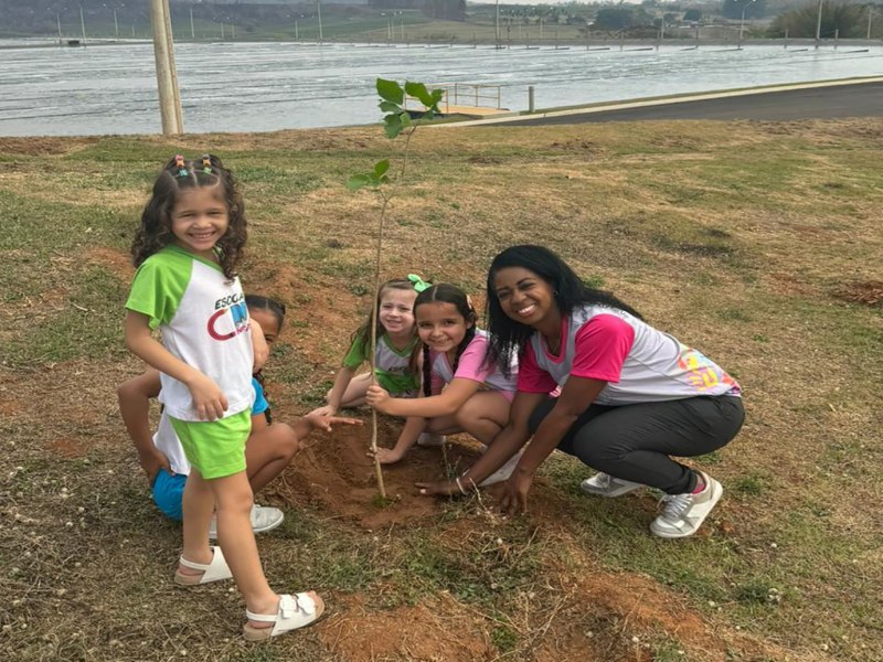 RIC Ambiental e Secretaria do Meio Ambiente promovem ao em celebrao ao Dia da rvore