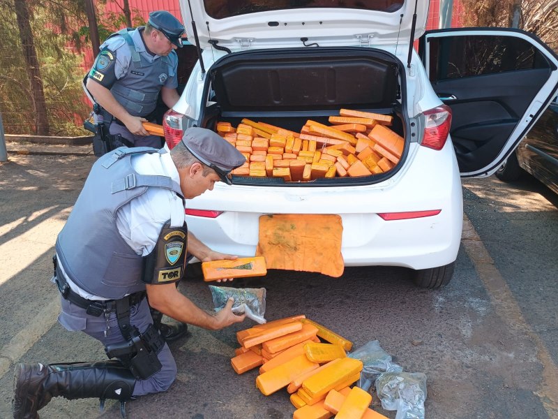 POLICIA RODOVIRIA APREENDE DROGA EM RODOVIA DE OURINHOS/SP