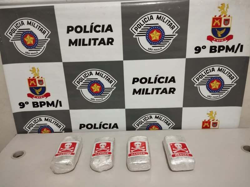 Polcia Militar apreende adolescente na rodoviria de Marlia com tijolos de maconha na bolsa