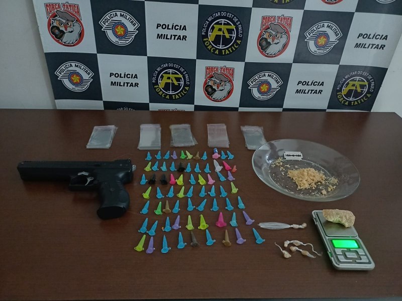 Homem  detido pela Polcia Militar por trfico de drogas em Tup - SP