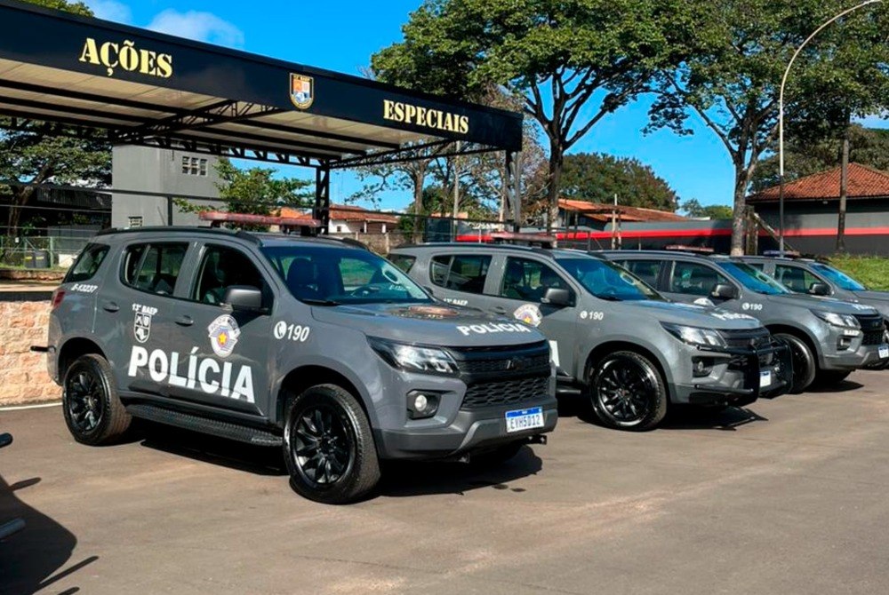 13� BAEP LOCALIZA E PRENDE INDIV�DUO PROCURADO PELA JUSTI�A EM BAURU/SP
