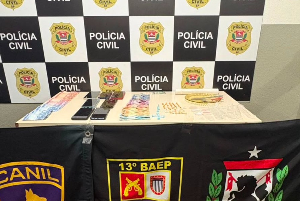 Operação conjunta entre BAEP e Polícia Civil prende quatro suspeitos por tráfico de drogas em Igaraçu do Tietê Operação conjunta entre BAEP e Polícia Civil prende quatro suspeitos por tráfico de drogas em Igaraçu do Tietê