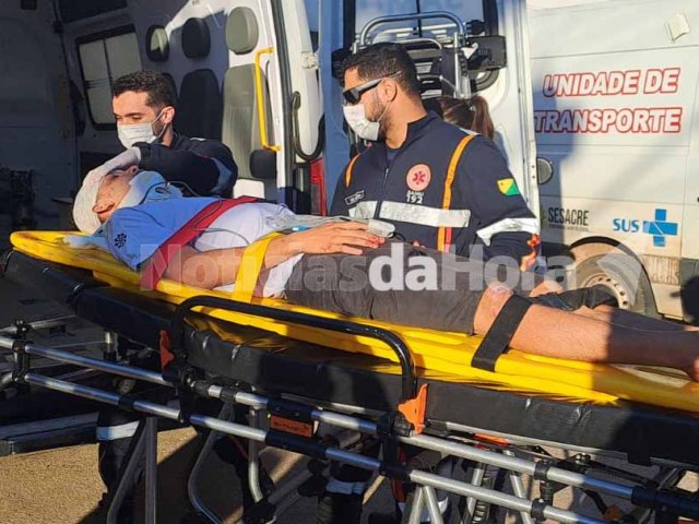Coliso de trnsito no Bairro da Paz deixa motociclista com grave ferimento na cabea
