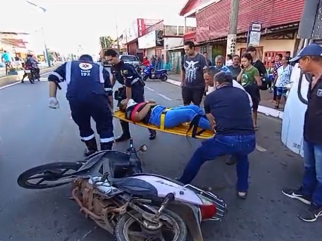 Grave acidente na Via Chico Mendes deixa mulher ferida em Rio Branco