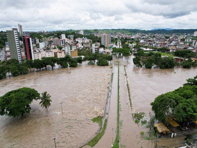 Bahia | Defesa Civil registra 20 mortos e 31 mil desabrigados pelas chuvas