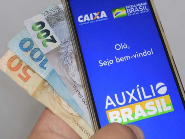 Terceira parcela do Auxlio Brasil incluir 3 milhes de famlias