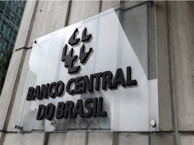 Brasileiros podem verificar valores a receber de bancos no Registrato