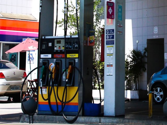 Troca de gasolina por etanol pode no ser vantajosa para o consumidor