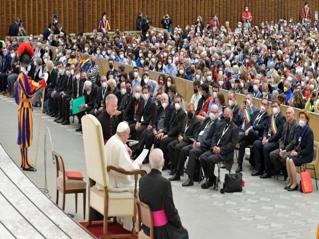 O Papa: Deus chora pelas vtimas da guerra na Ucrnia