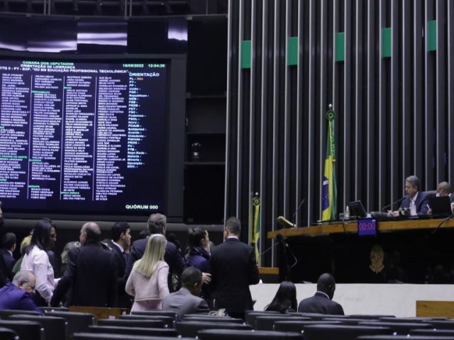 Cmara pode votar na tera-feira projeto que limita alquotas de tributos sobre energia e combustveis