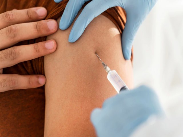 Ministrio amplia vacinao contra HPV quadrivalente para homens de at 45 anos com imunossupresso