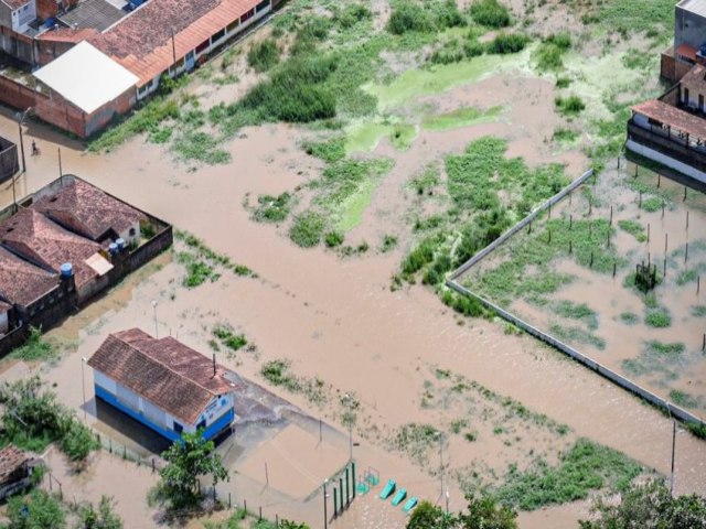 Seis cidades brasileiras atingidas por desastres naturais recebero quase R$ 1,8 milho para aes de defesa civil
