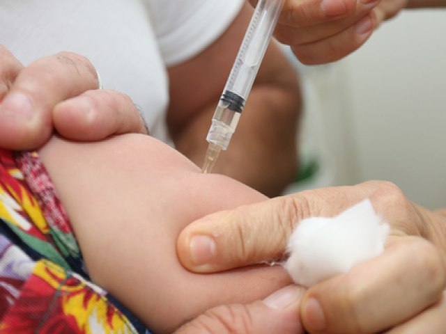 POLIOMIELITE: Campanha nacional pretende vacinar 95% das crianas menores de 5 anos