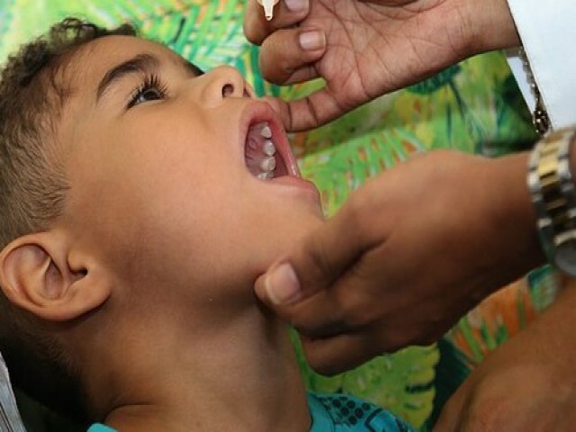 VACINAÇÃO: Ministro da Saúde convoca pais e gestores para “cruzada” para ampliar cobertura vacinal contra a poliomielite