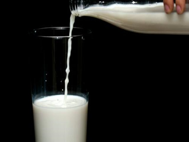 Entenda por que leite e derivados esto ficando mais baratos
