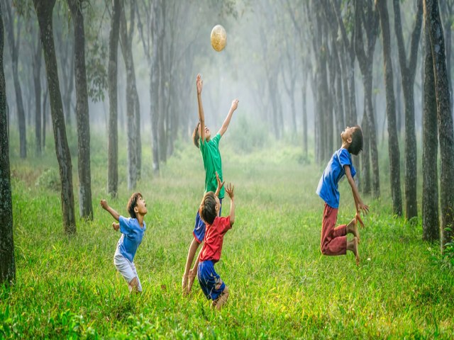 OMS aproveita Copa do Mundo para estimular atividade física entre crianças