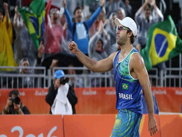 Campeão olímpico Bruno Schmidt anuncia aposentadoria