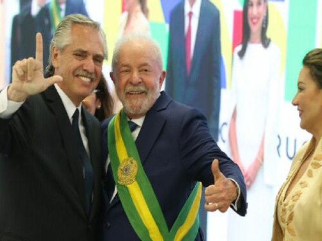 Economistas apontam problemas caso Brasil e Argentina criem moeda única