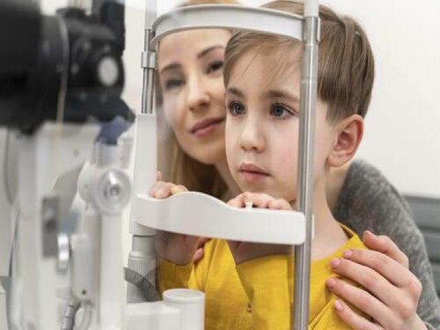 Volta às aulas: especialistas recomendam check-up auditivo e visual para crianças