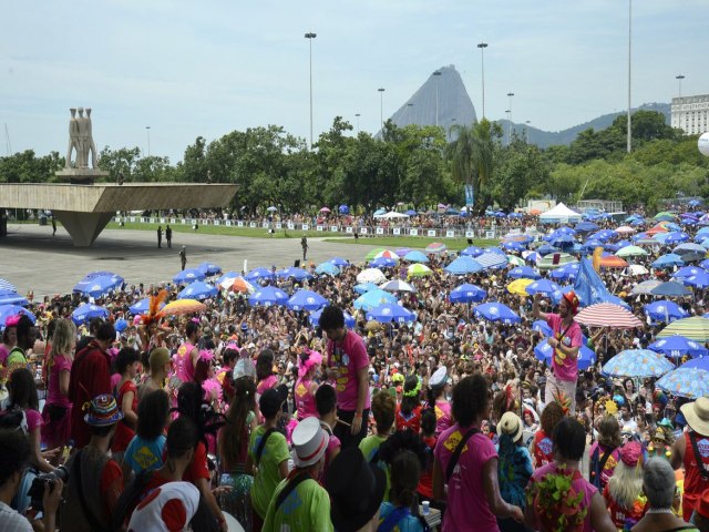 Rio tem 41 blocos de rua nesta segunda-feira de carnaval