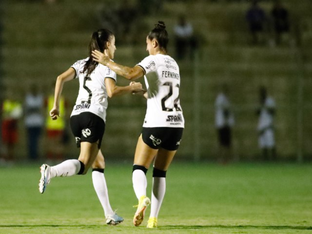 Corinthians empata e permanece na liderana do Brasileiro Feminino