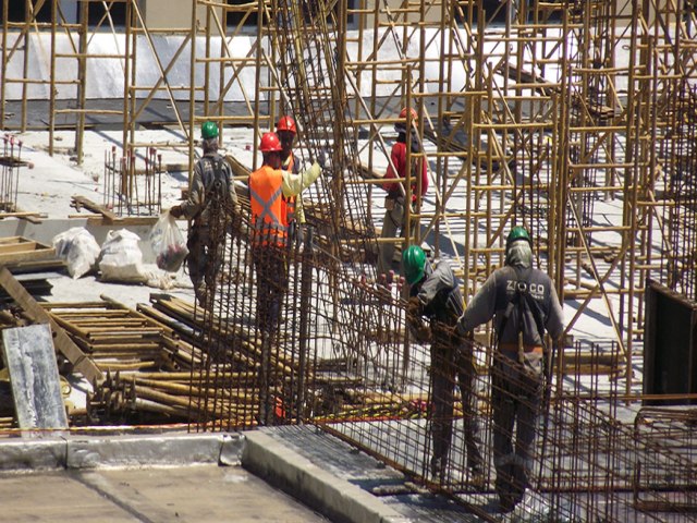 Preos da construo variam 0,36% em maio impulsionados por alta na mo de obra