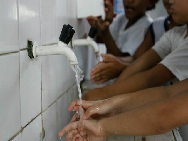 MEC prorroga prazo para escolas aderirem a programa que financia gua e esgotamento sanitrio