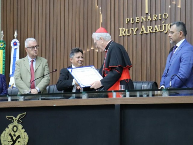 Cardeal Leonardo Steiner recebe Ttulo de Cidado do Amazonas