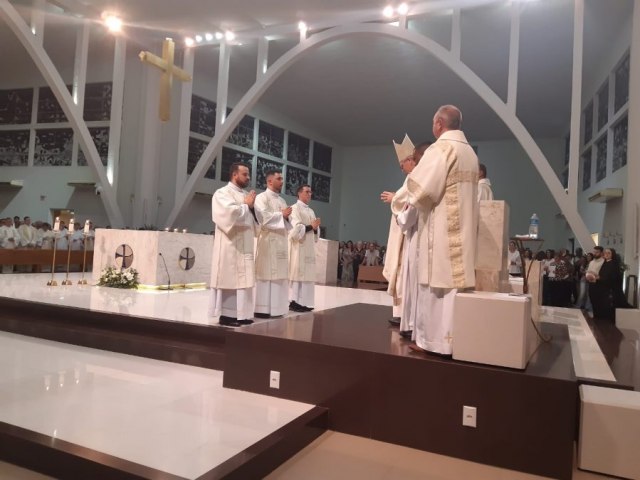 Diocese de Tubaro anuncia datas das ordenaes presbiterais dos novos diconos