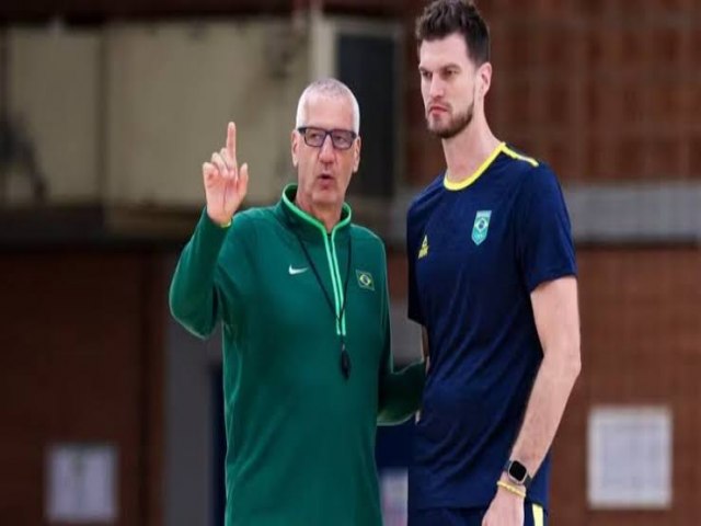 Basquete | Aleksandar Petrovic renova no comando do Brasil; CT segue com Tiago Splitter