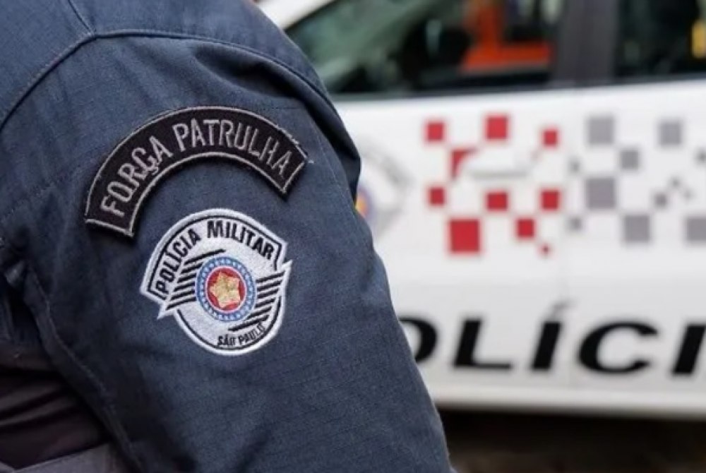 POLÍCIA MILITAR PRENDE INDIVÍDUO POR TRÁFICO DE DROGAS EM ALVINLÂNDIA POLÍCIA MILITAR PRENDE INDIVÍDUO POR TRÁFICO DE DROGAS EM ALVINLÂNDIA