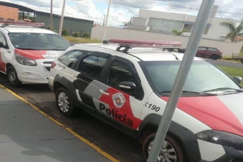 POL�CIA MILITAR CAPTURA DOIS PROCURADOS PELA JUSTI�A DURANTE A OPERA��O ADAGA EM GAR�A.