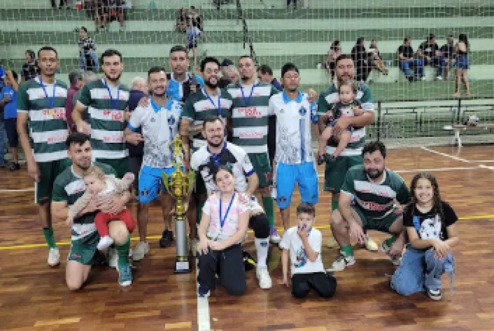 Trem Bala, ap�s goleada, � o campe�o in�dito da Copa Rotary de Futsal.