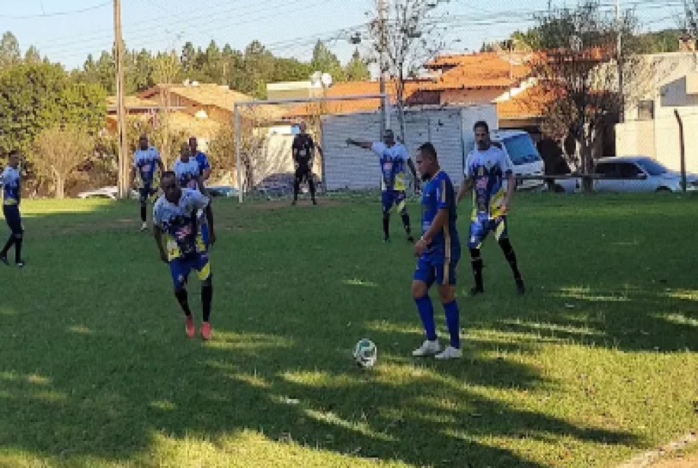  Jafense vence e encontra no l�der do campeonato Supermaster.
