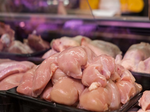 Brasil suspende preventivamente as exportaes de carne de aves e seus produtos