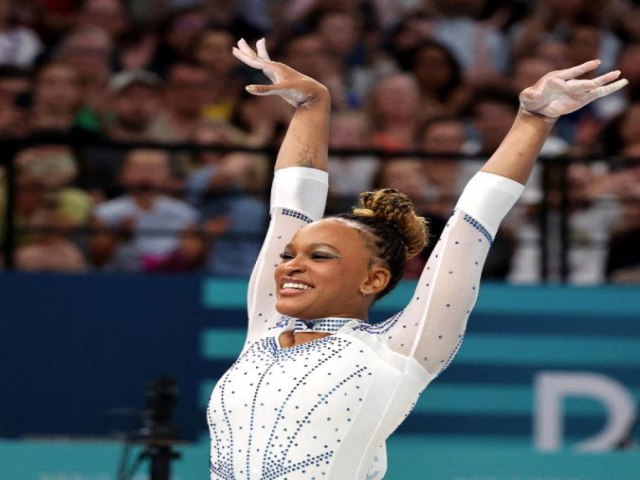 Rebeca Andrade supera Simone Biles e leva ouro na final do solo nas Olimpadas de Paris