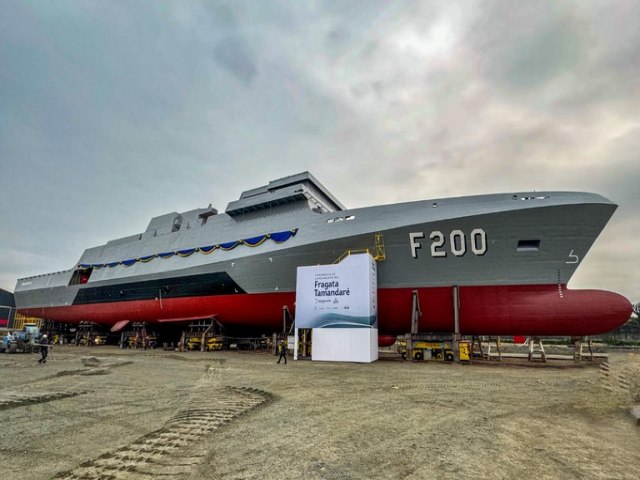 Lanamento da 1 fragata classe Tamandar gera 23 mil empregos e impulsiona a indstria naval